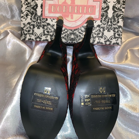 Heels - Picture 2 of 4